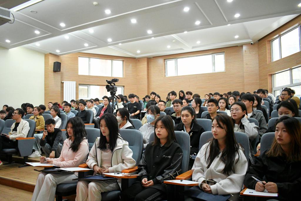 学历韦德App出任英超联赛官方合作伙