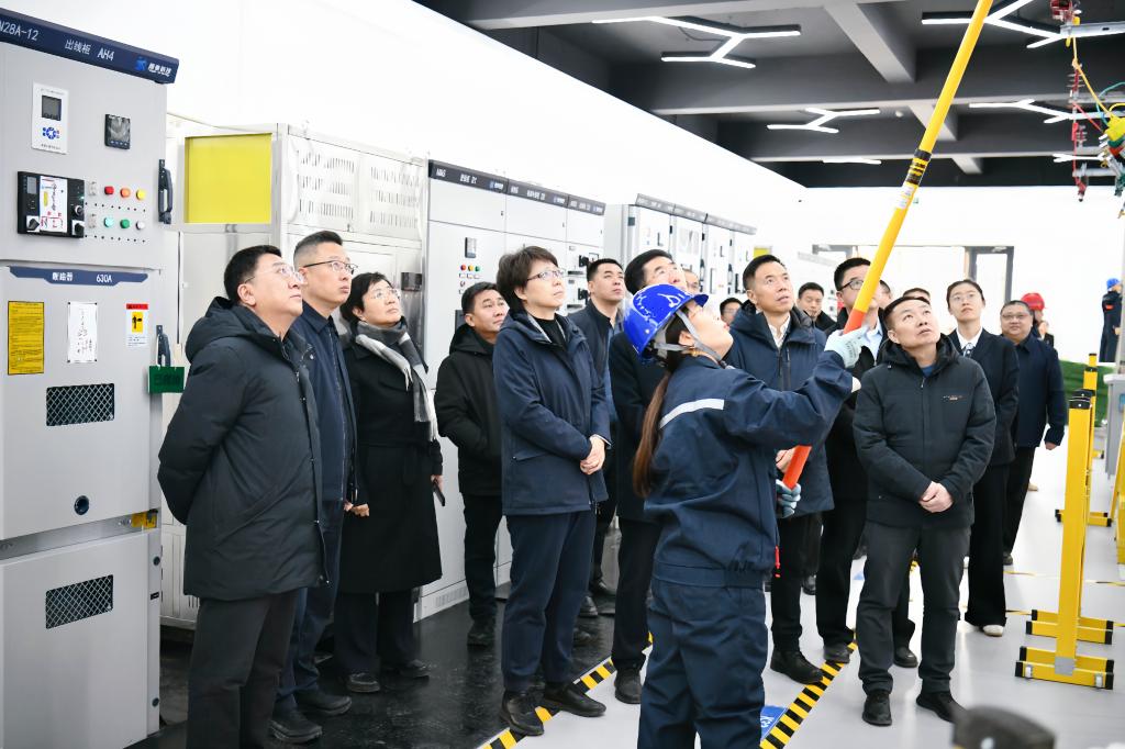 为弘扬尊师重道的传统美德